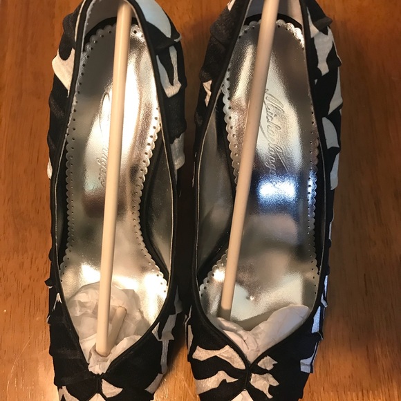 Beautiful dress shoes - Picture 2 of 5